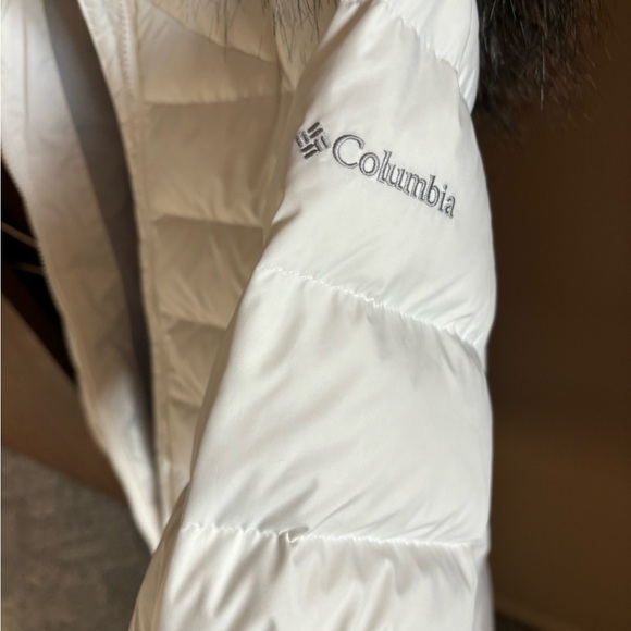 Columbia Puffer Jacket Women’s - Picture 4 of 9
